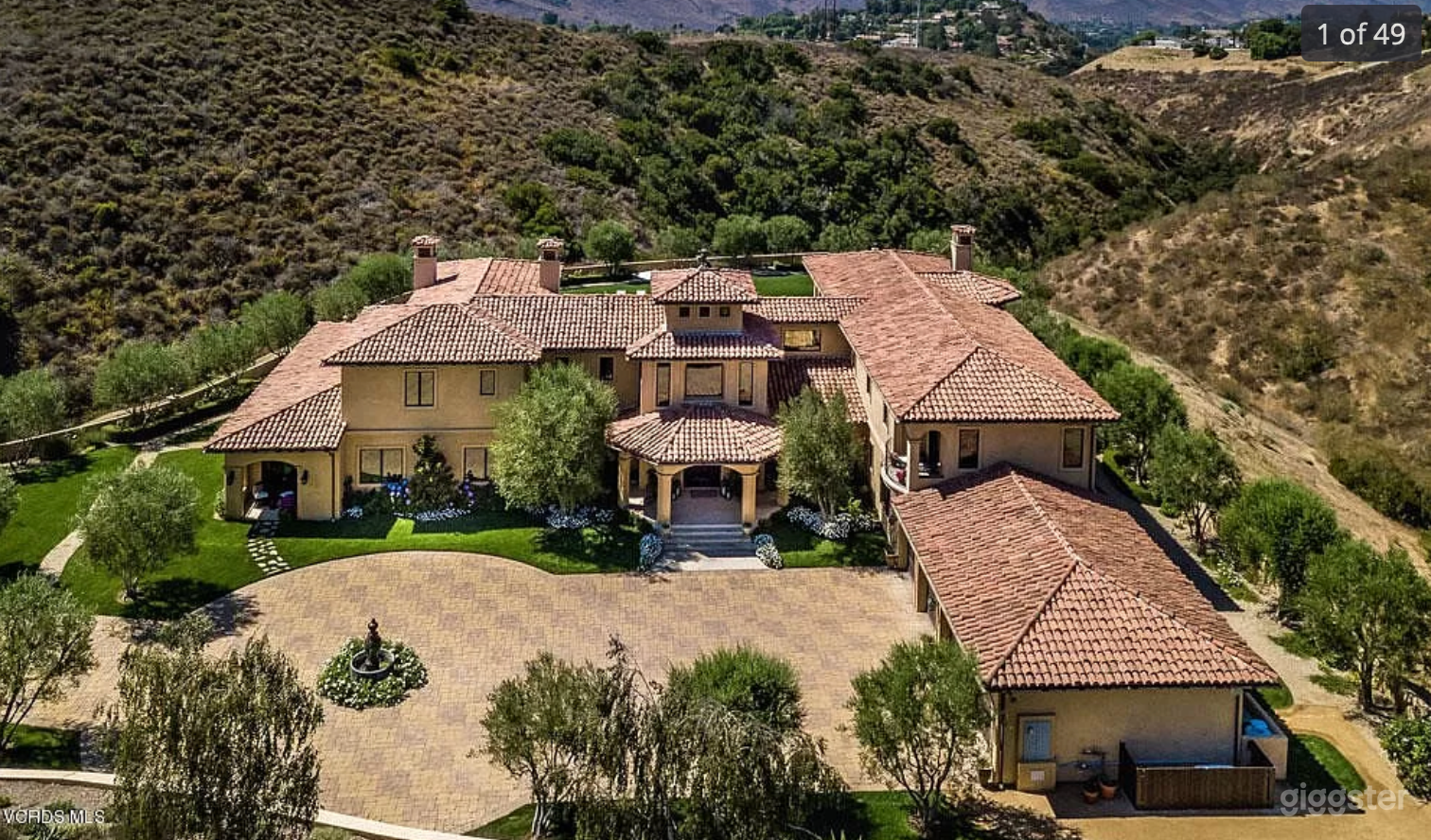 Modern Tuscan Luxury Home Photo 2