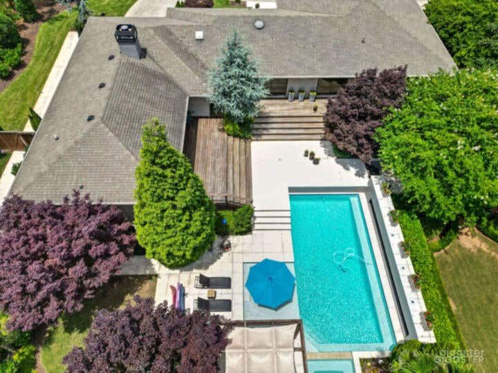  Pristine Outdoor Pool Location in Atlanta 