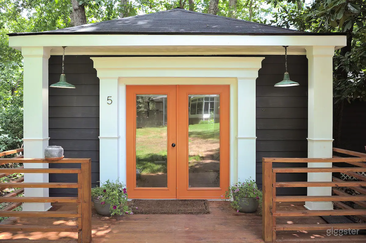 Charming Tiny Home Filming Location: A Cozy Retreat in Nature Photo 4