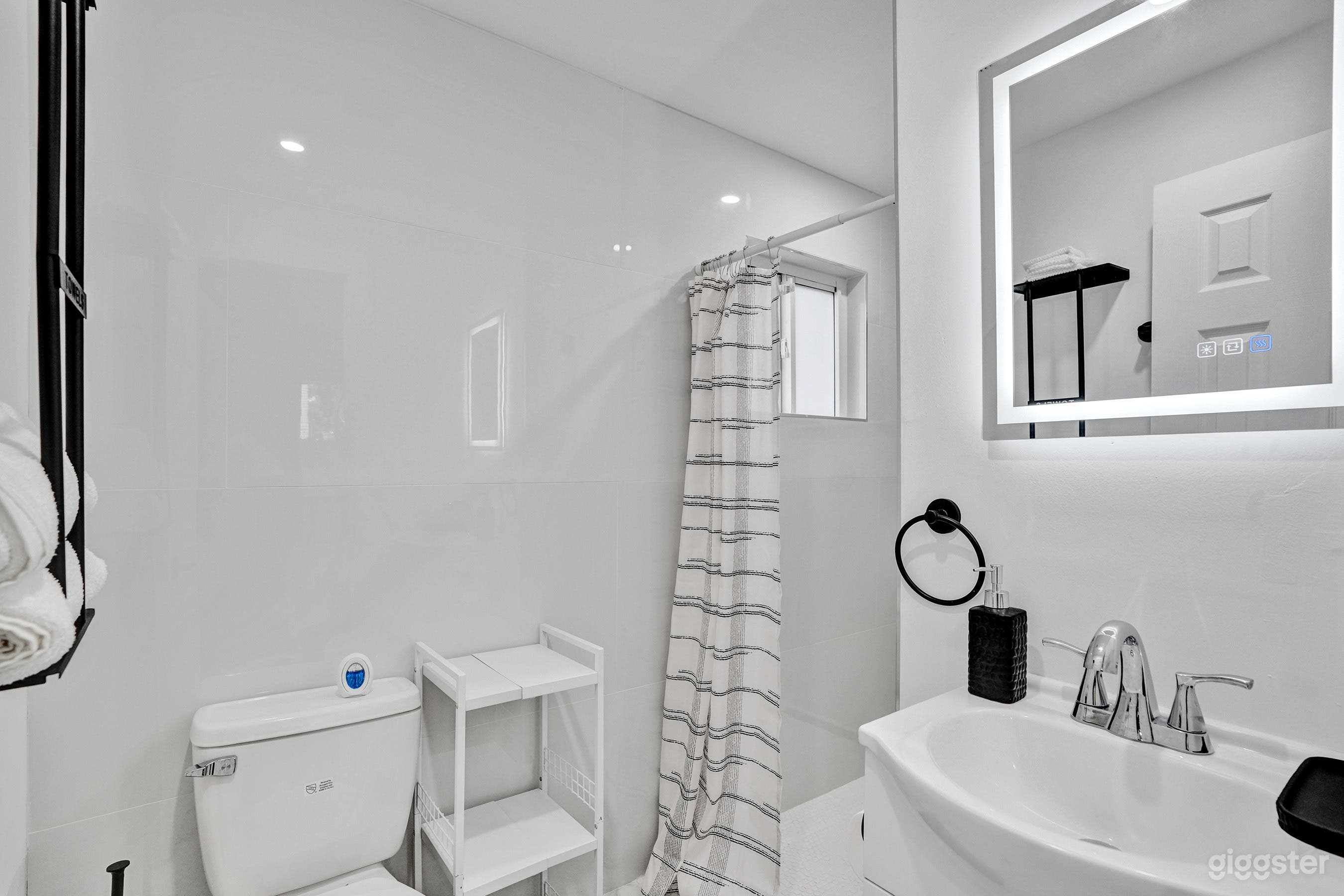 Heart of Miami Oasis, Modern, Steps from It All Photo 4