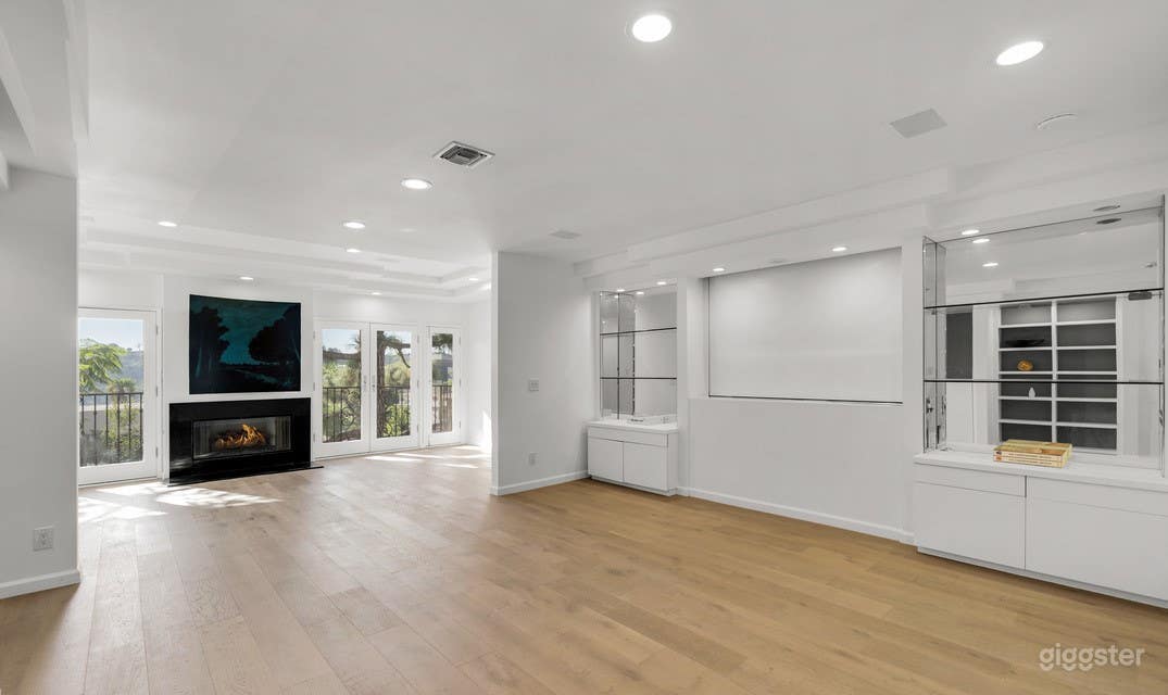 Beverly Hills Cul De Sac Home Photo 3