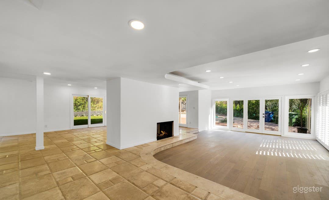 Beverly Hills Cul De Sac Home Photo 2