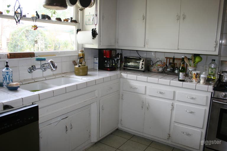  Secret Garden in Reseda 