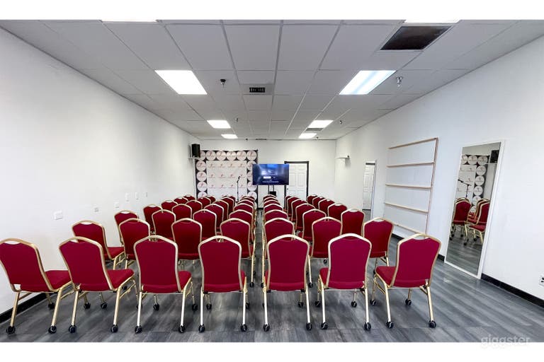  We offer a modern, fully equipped conference room for 40-60 people. Ideal for workshops, presentations, and events, the space features advanced audiovisual tools, flexible seating, and a professional atmosphere for successful gatherings. 