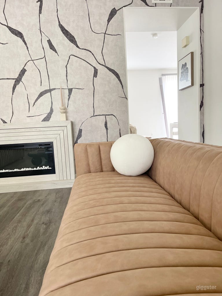  A curated design in a chic, light-filled home. 