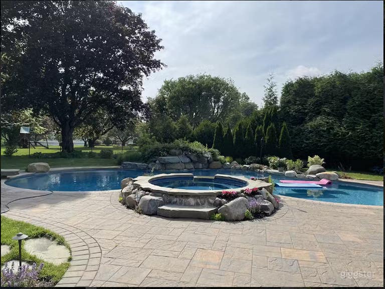  Private Outdoor Pool 