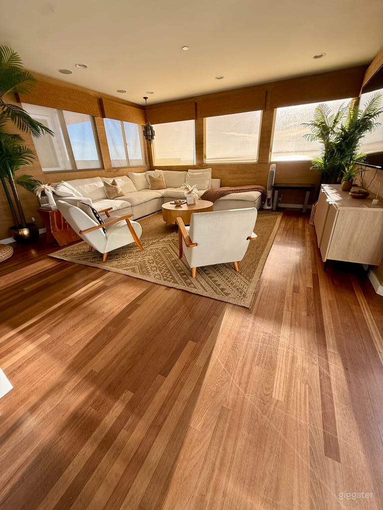  Casa contemporanea elegante – Linee pulite, luce naturale e flessibilità 