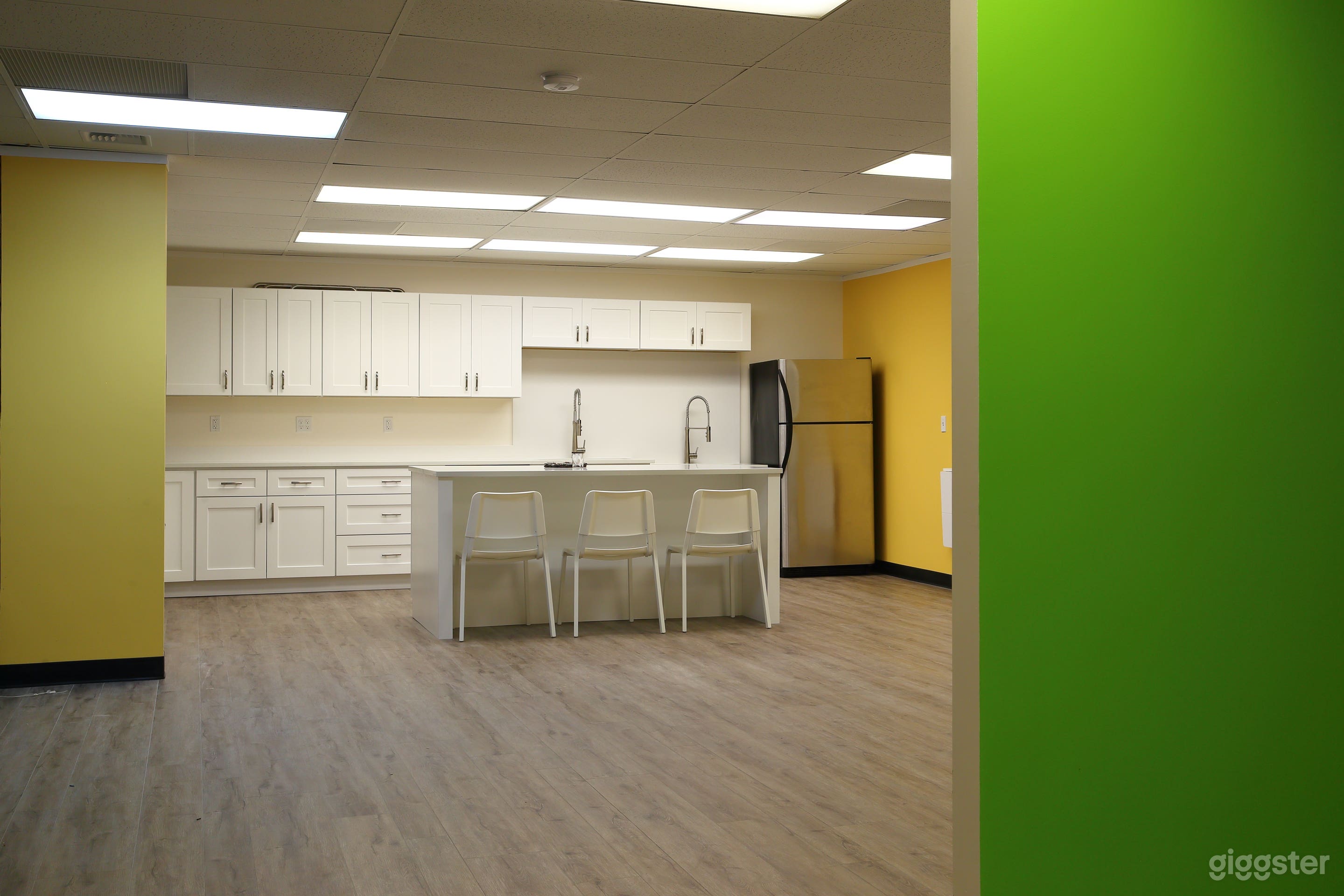 Child friendly big venue in Bellevue Photo 3