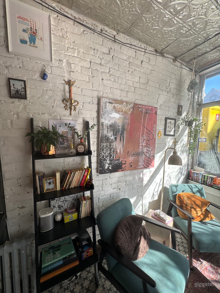  Warm, Cozy, Stylish Coffee Shop with Lots of Natural Light 