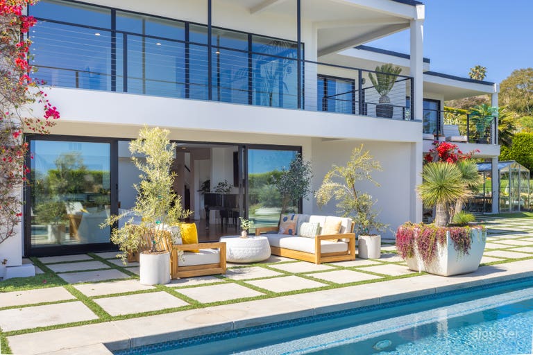  Ocean View Home w Large Pool and Spacious Backyard 
