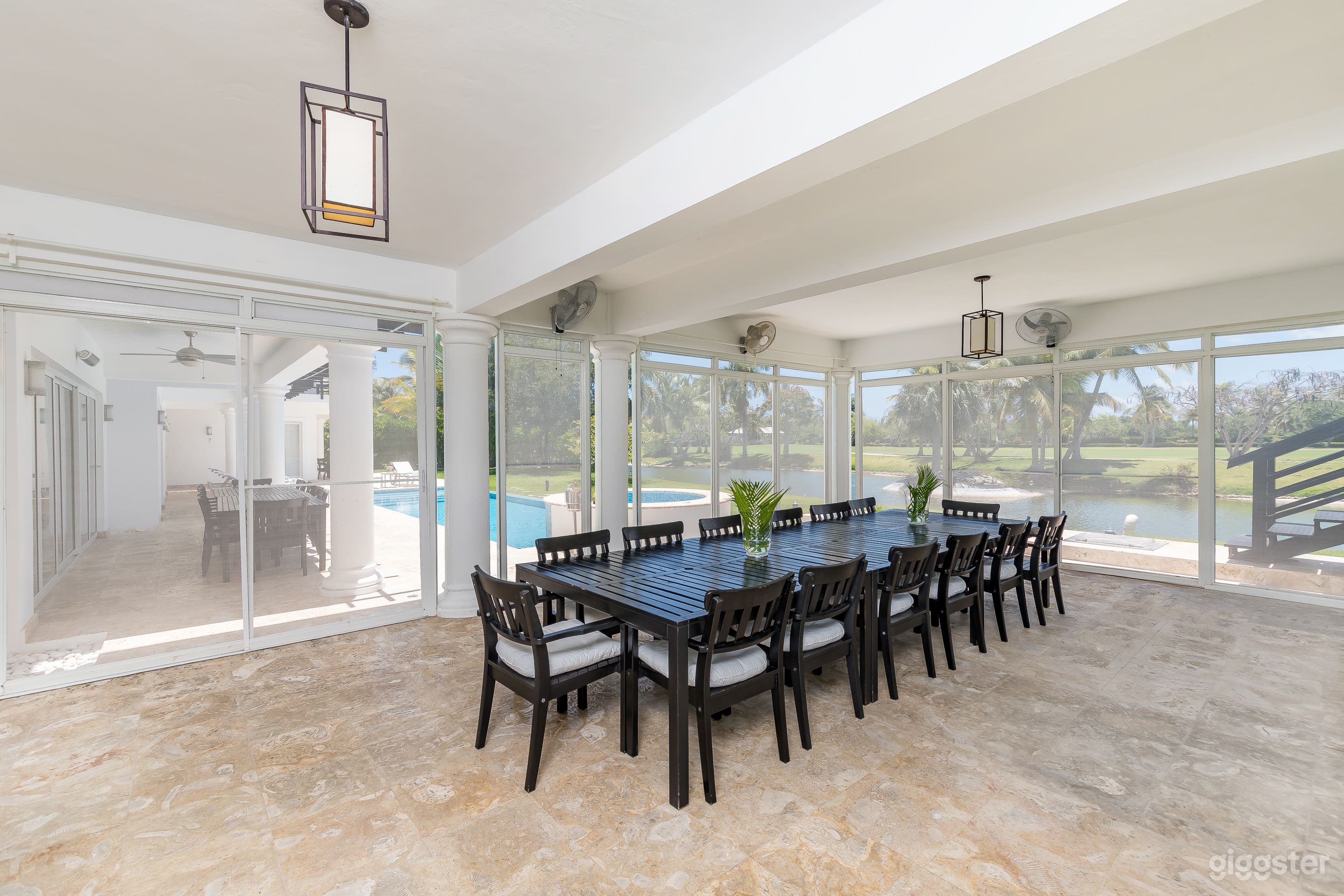 Lake View Villa Photo 3