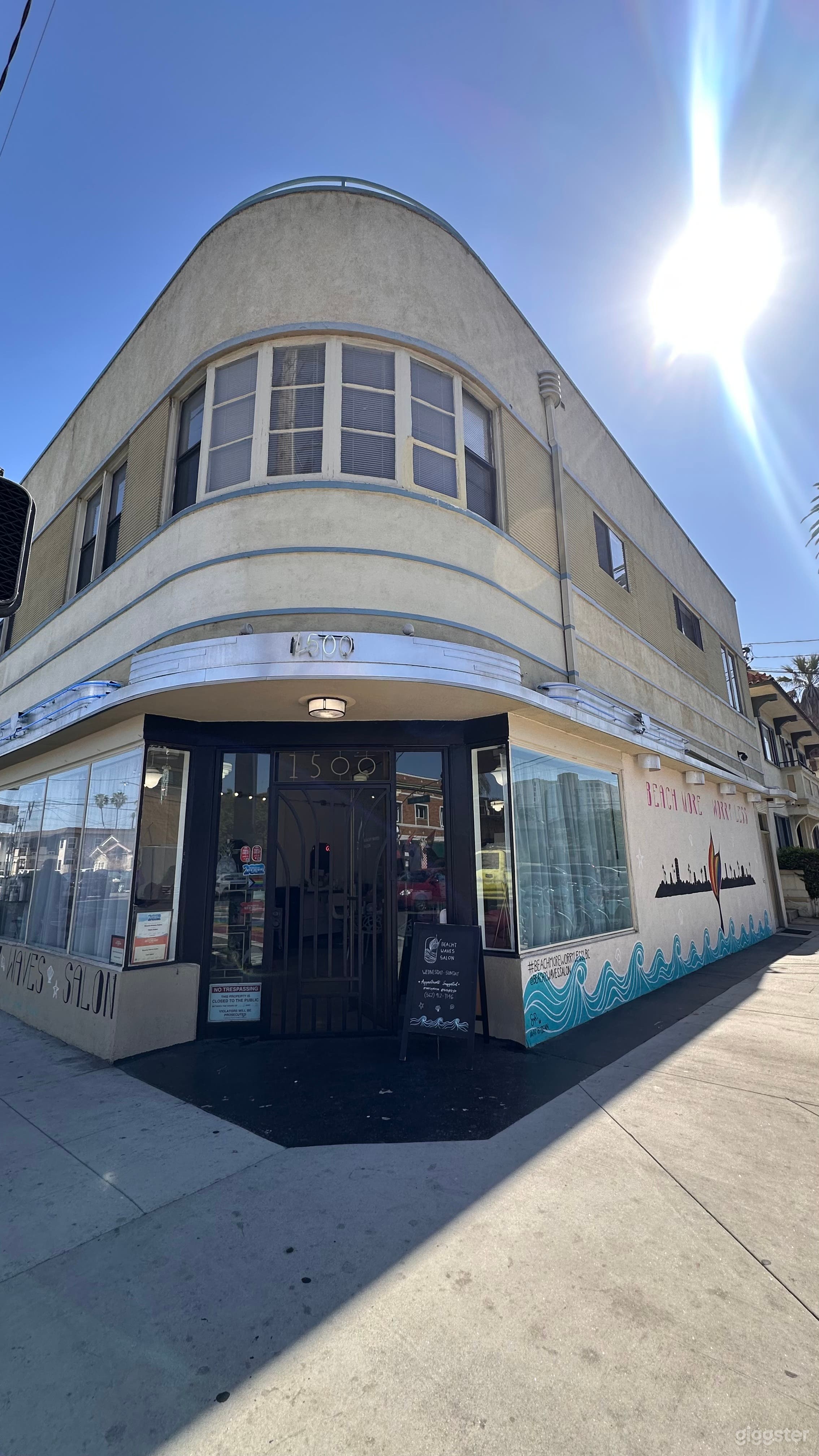 Modern hair salon in historic art deco building  Photo 1