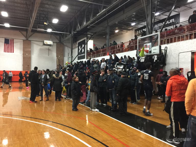  Up to 1000 people can be in the gym 