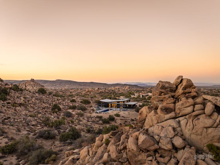  Whistling Rock: A Luxury Joshua Tree Experience 