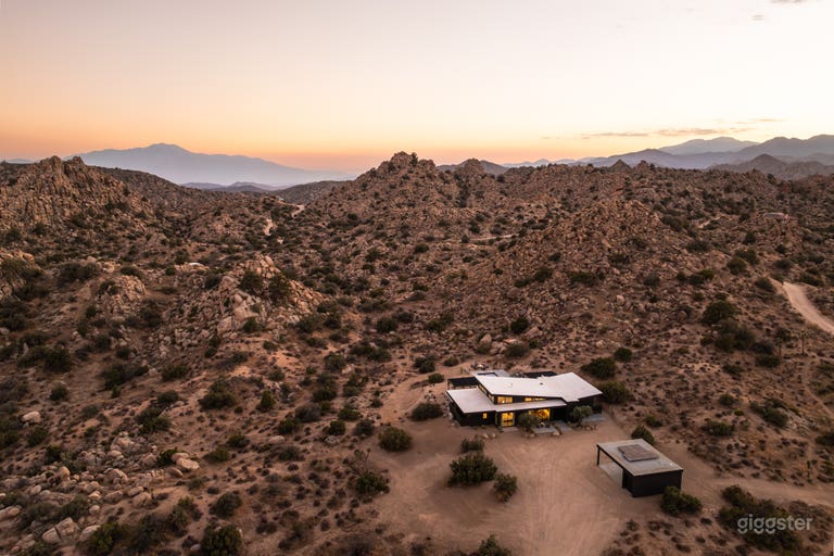  Whistling Rock: A Luxury Joshua Tree Experience 