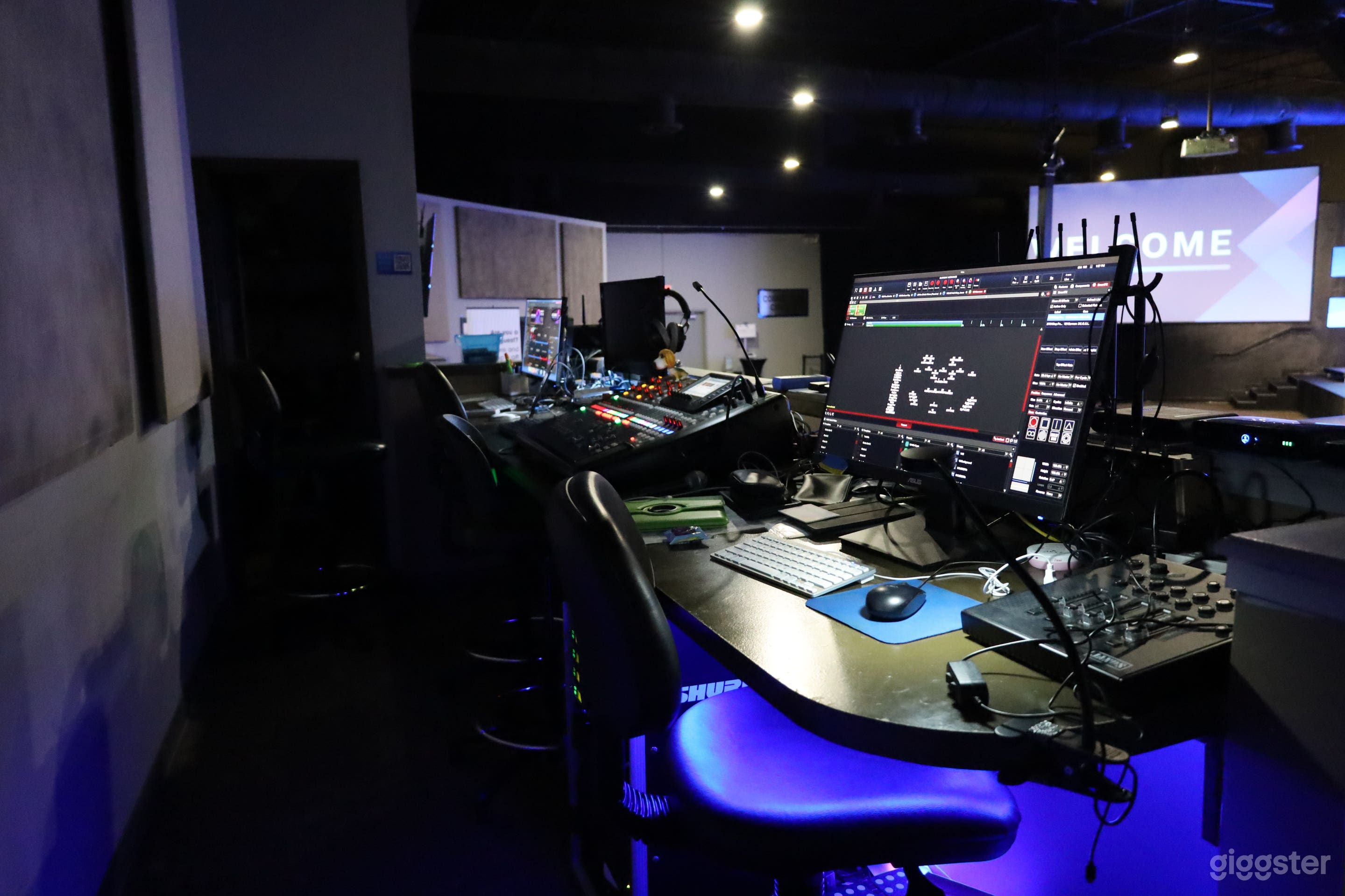 Stone Brick Multi-Purpose High/Low Venue in Smyrna Photo 4