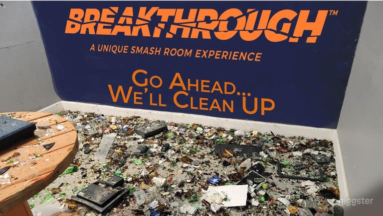  Breakthrough Smash Room (Una Sala de Ira) 