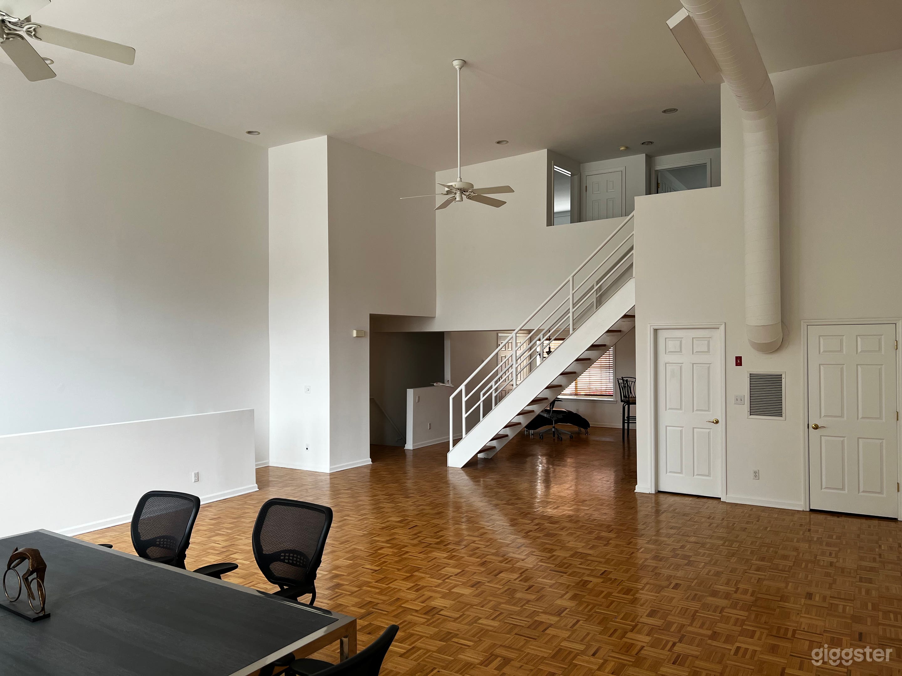 Main Loft Area, 18 foot ceilings, 30x25 feet