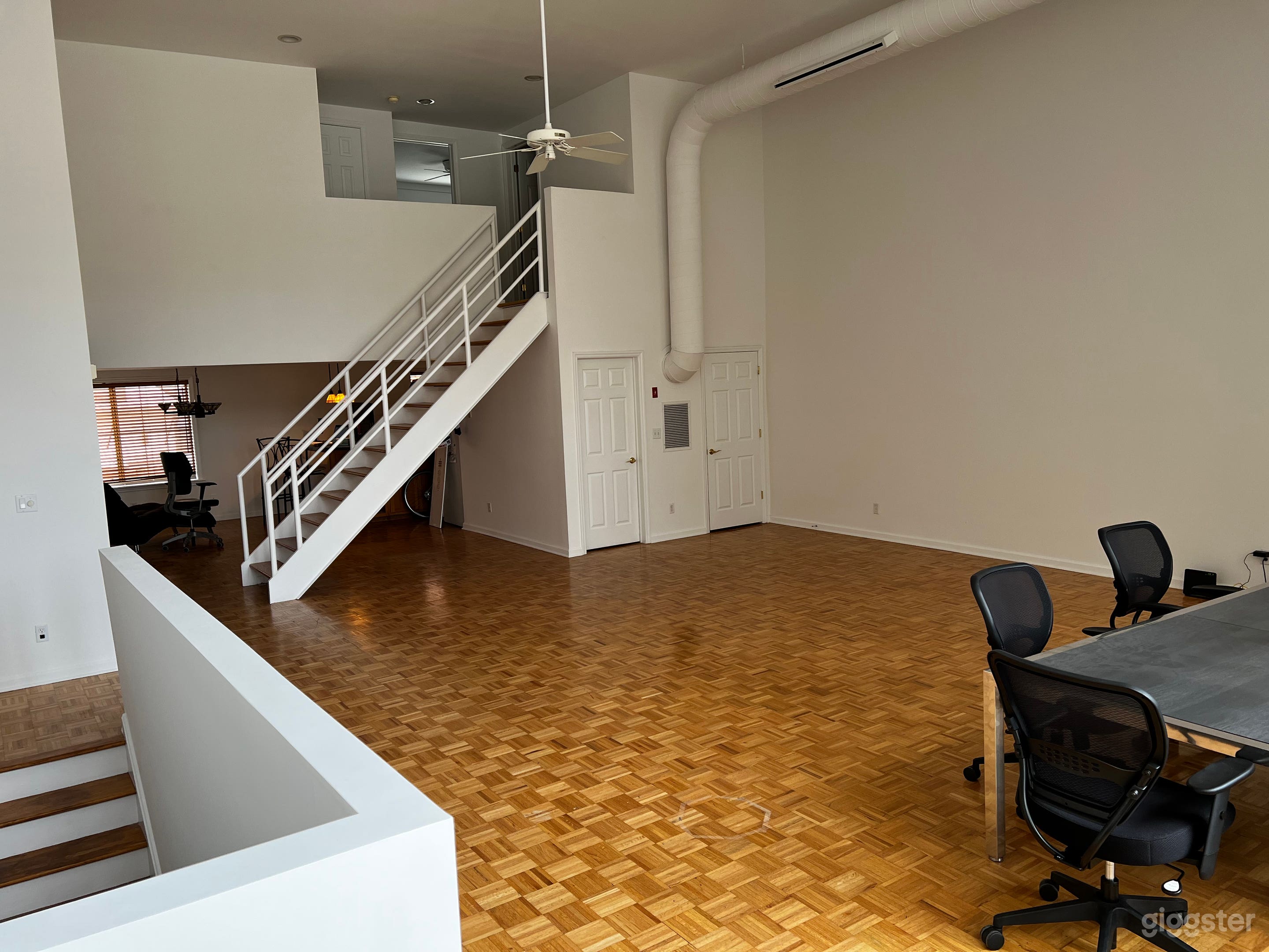 Main Loft Area, 18 foot ceilings, 30x25 feet