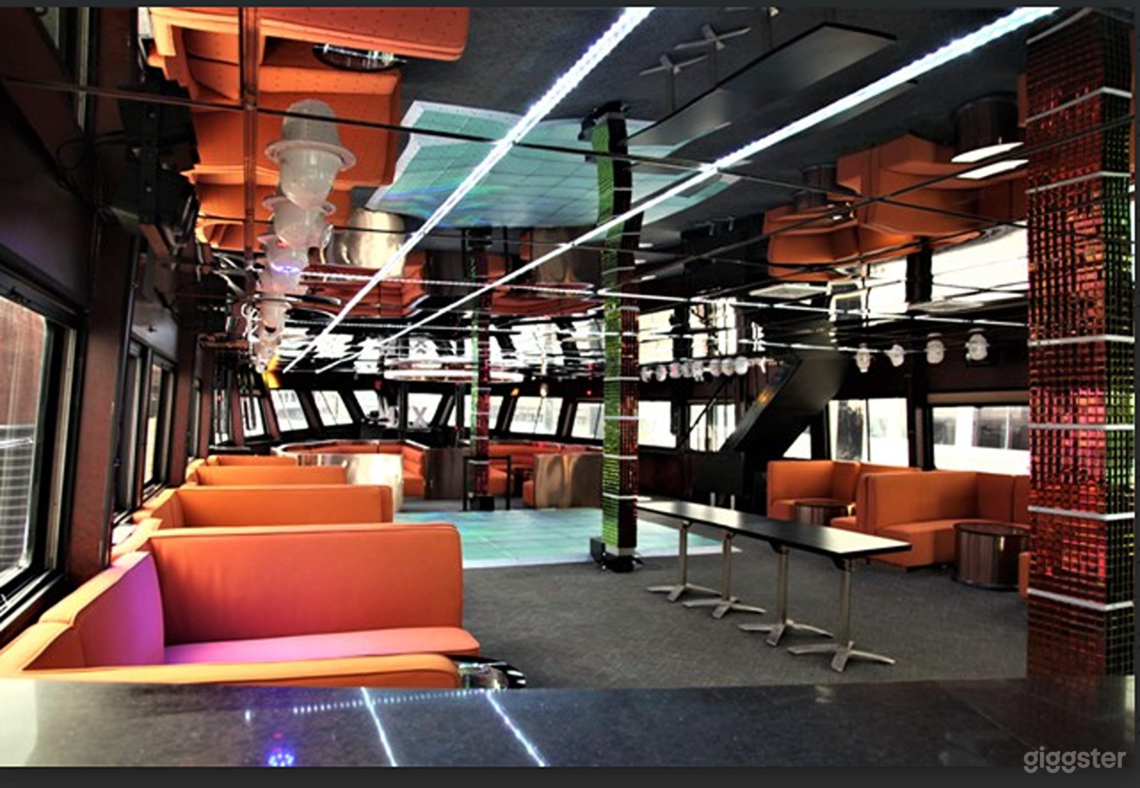 Main Salon Lounge with Dance Floor &amp; Full Bar Photo 2