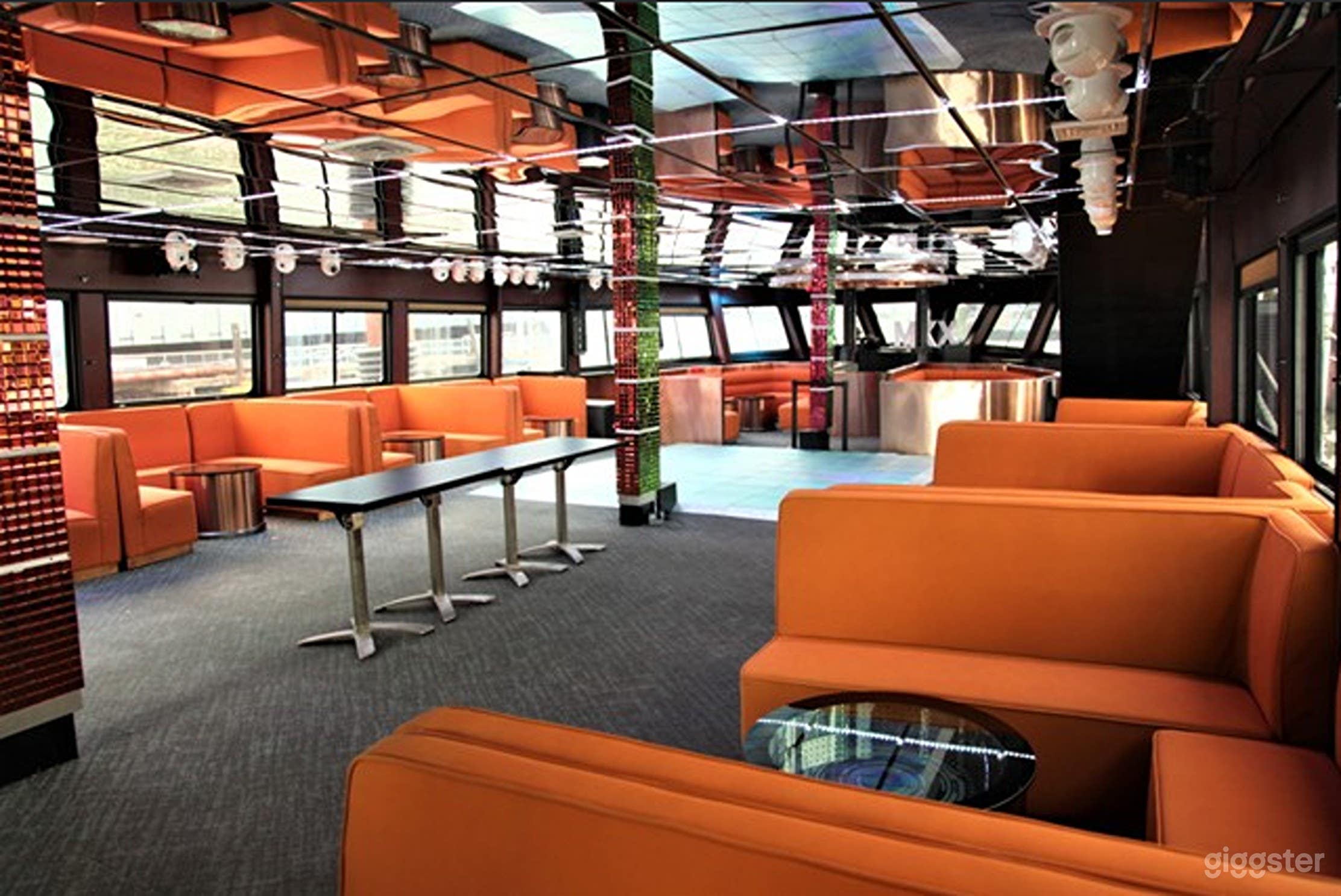 Main Salon Lounge with Dance Floor &amp; Full Bar Photo 1