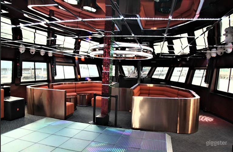  Main Salon Lounge with Dance Floor & Full Bar 