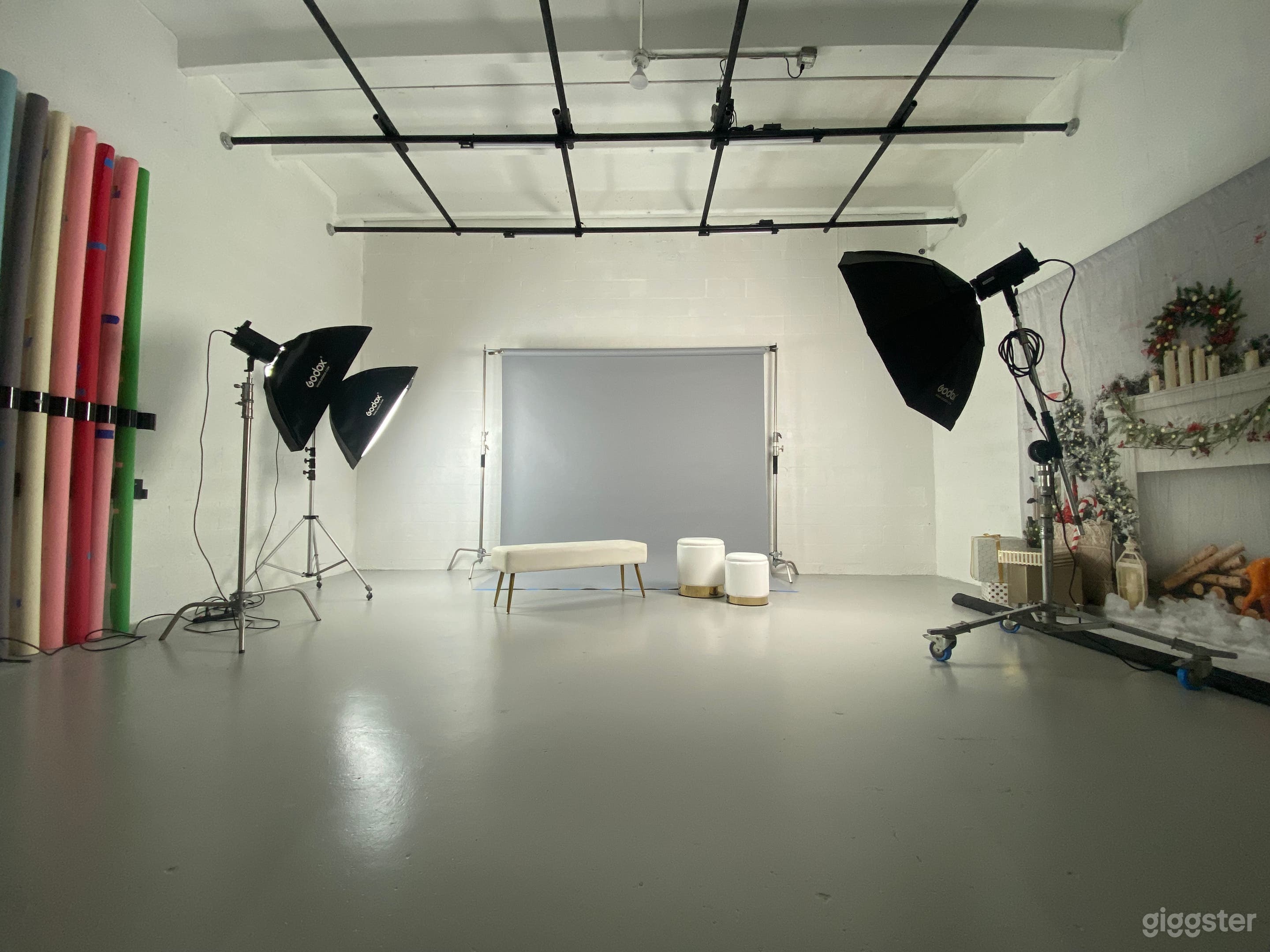 24/7 Backdrops &amp; ArtDeco Wall w/ Color Changing Lights Photo 2