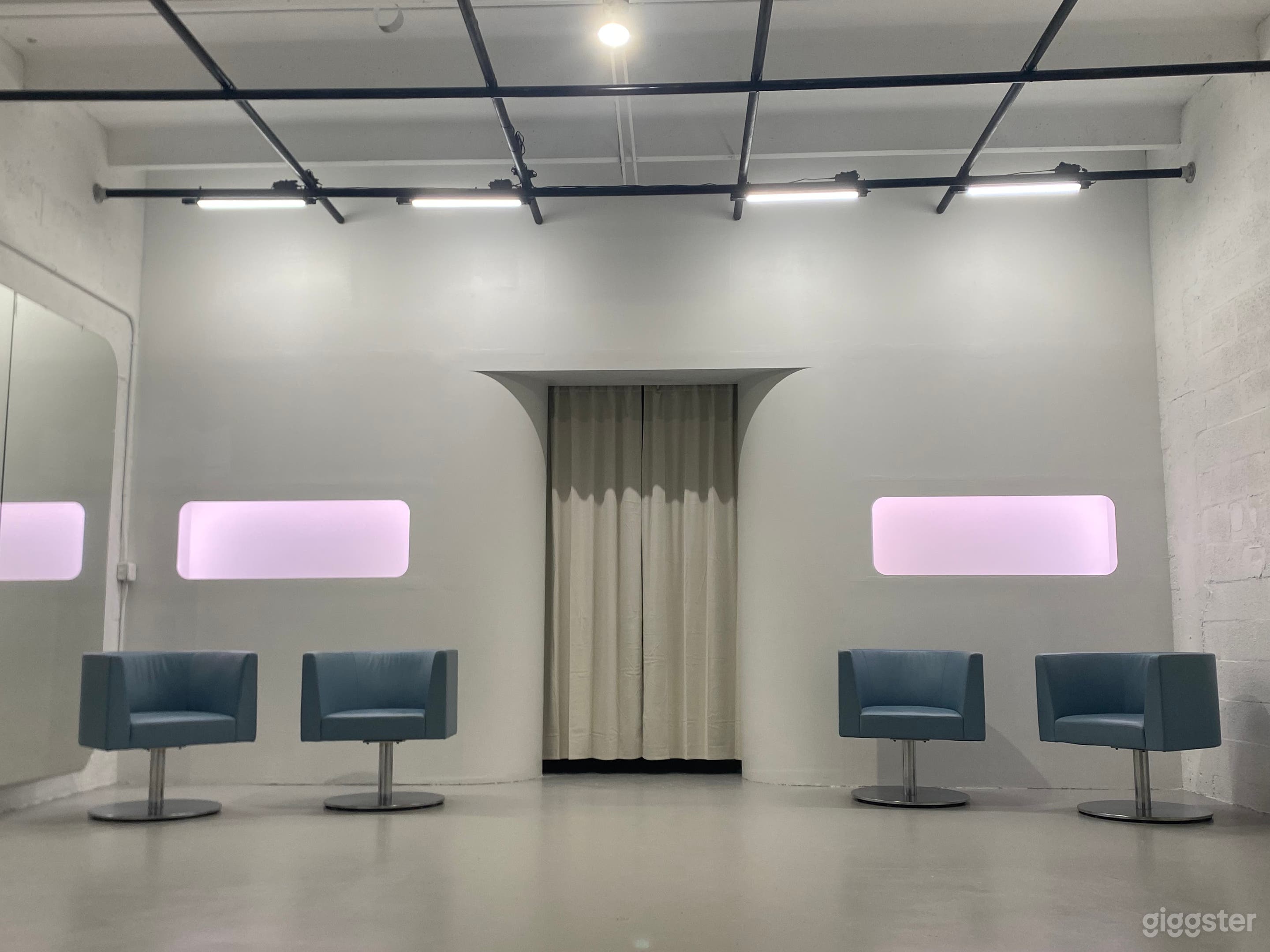 24/7 Backdrops &amp; ArtDeco Wall w/ Color Changing Lights Photo 4