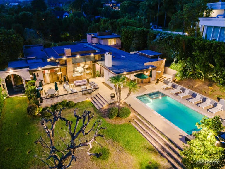  TIMELESS BEVERLY HILLS OASIS/POOL 