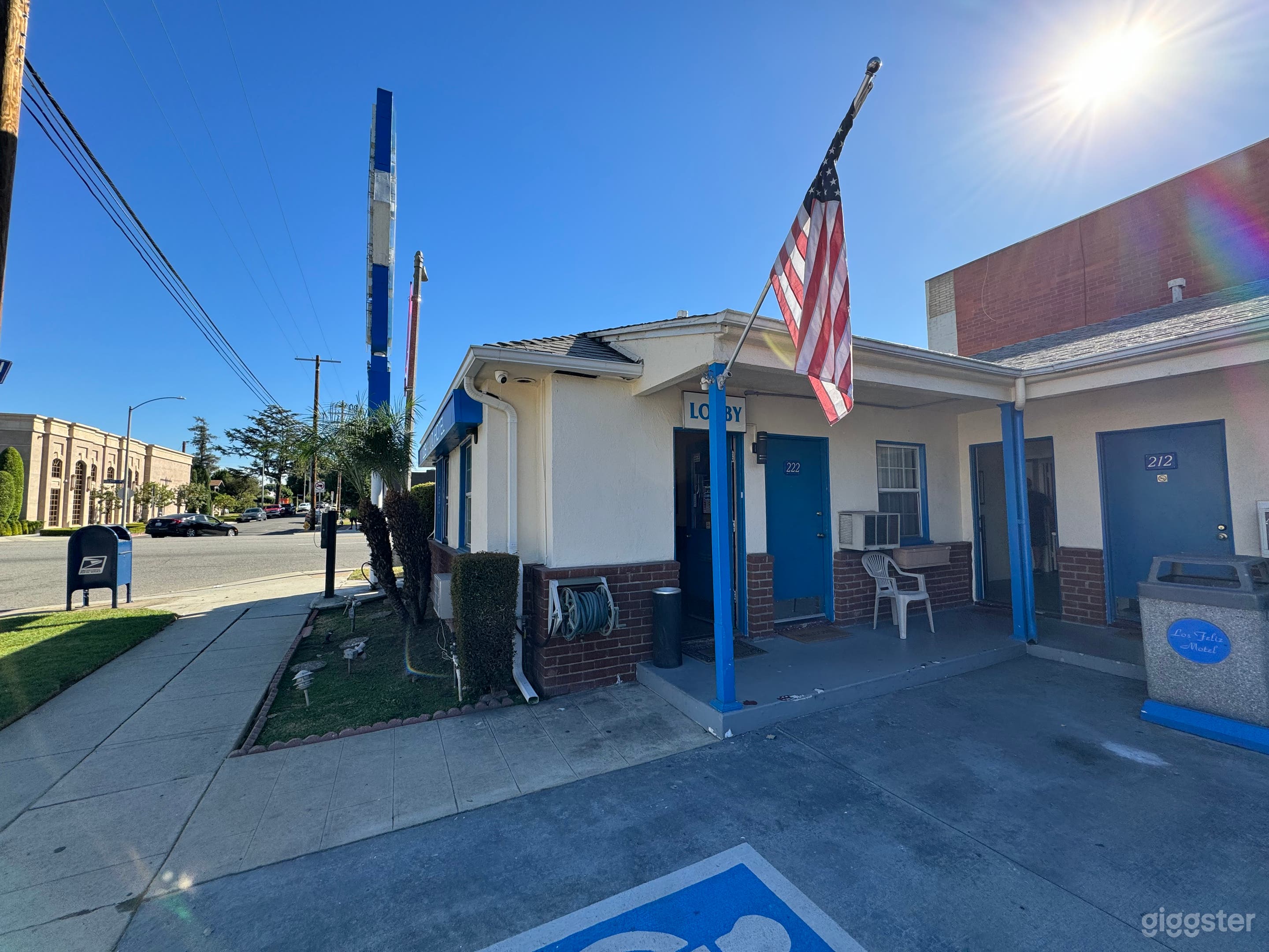 Traditional  hotel/motel available  for filming  Photo 3