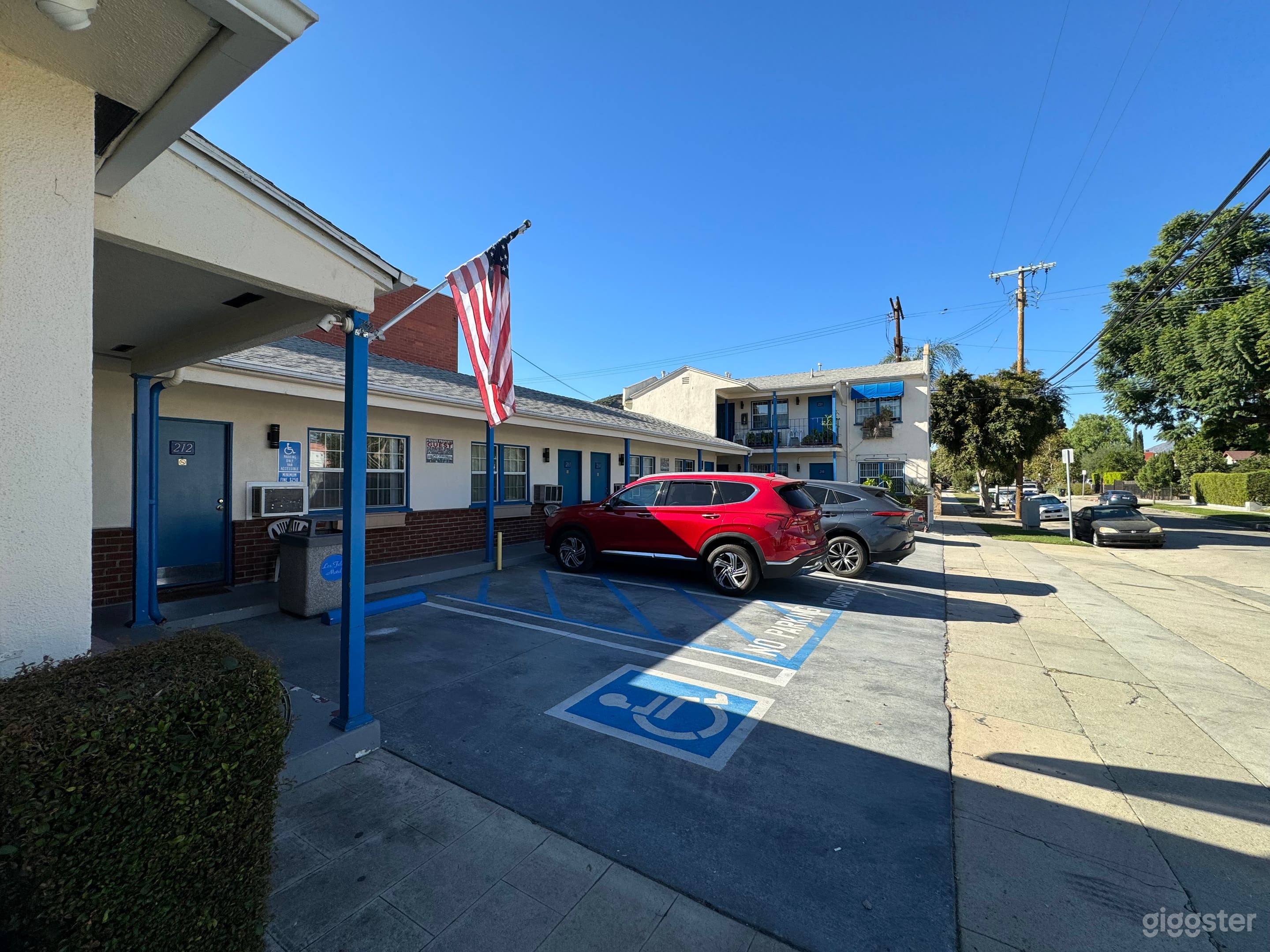 Traditional  hotel/motel available  for filming  Photo 1