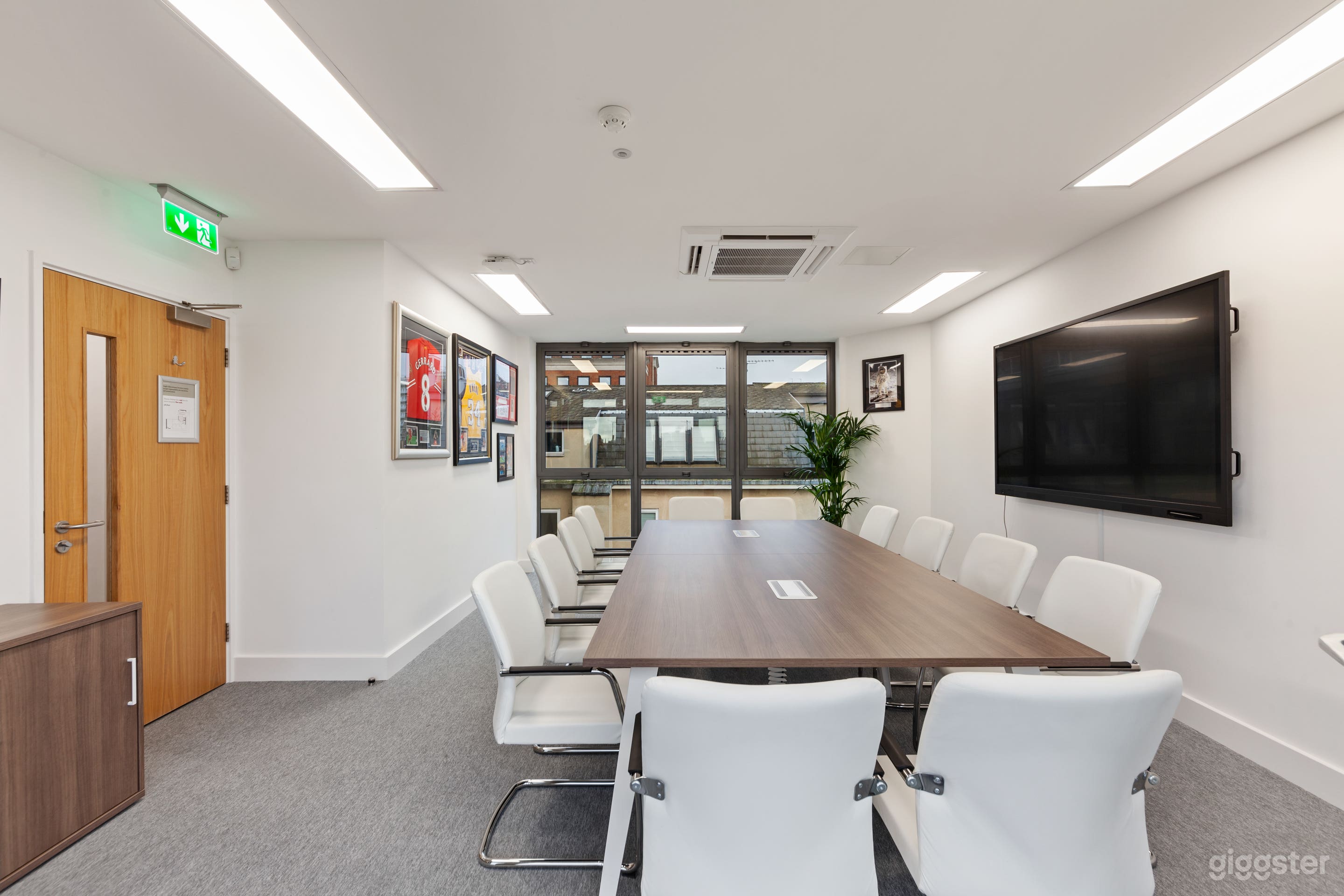 Champions Boardroom Photo 2