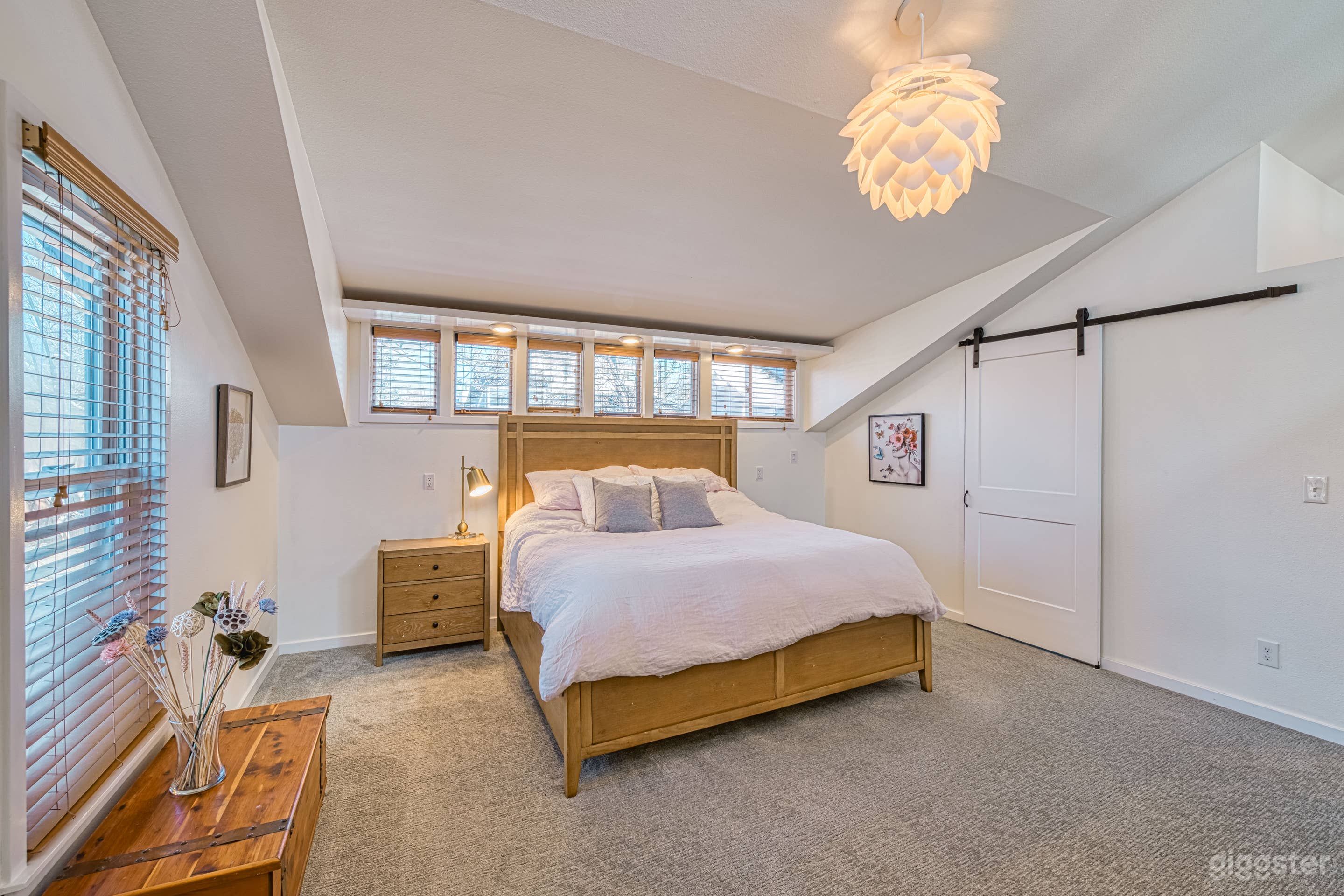 Modern Farmhouse with Abundant Natural Light Photo 2