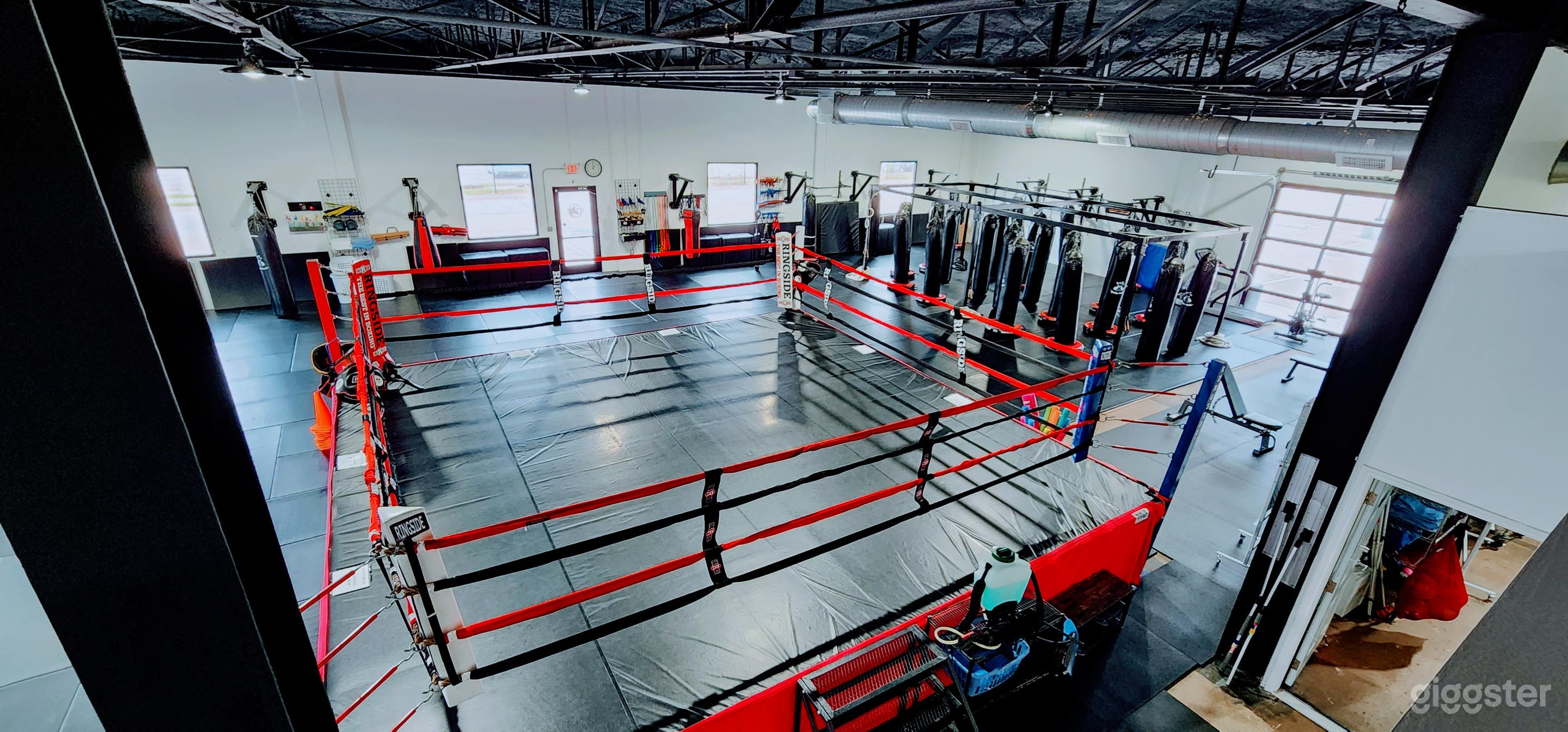8000' Professional Combat Sports/Fitness Studio Photo 1