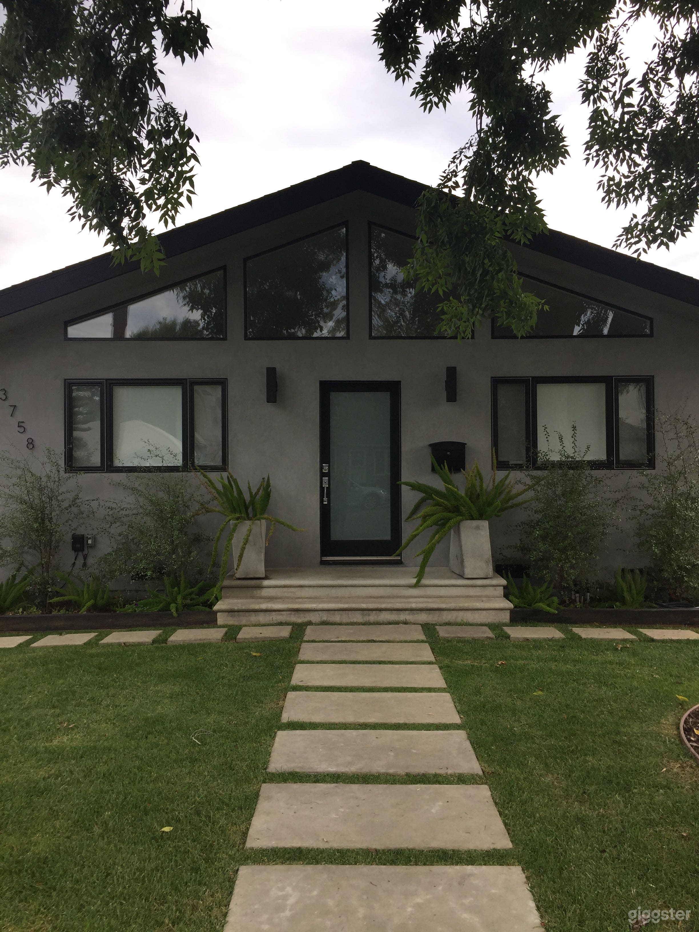 Newly  renovated modern house open space . Could double as loft