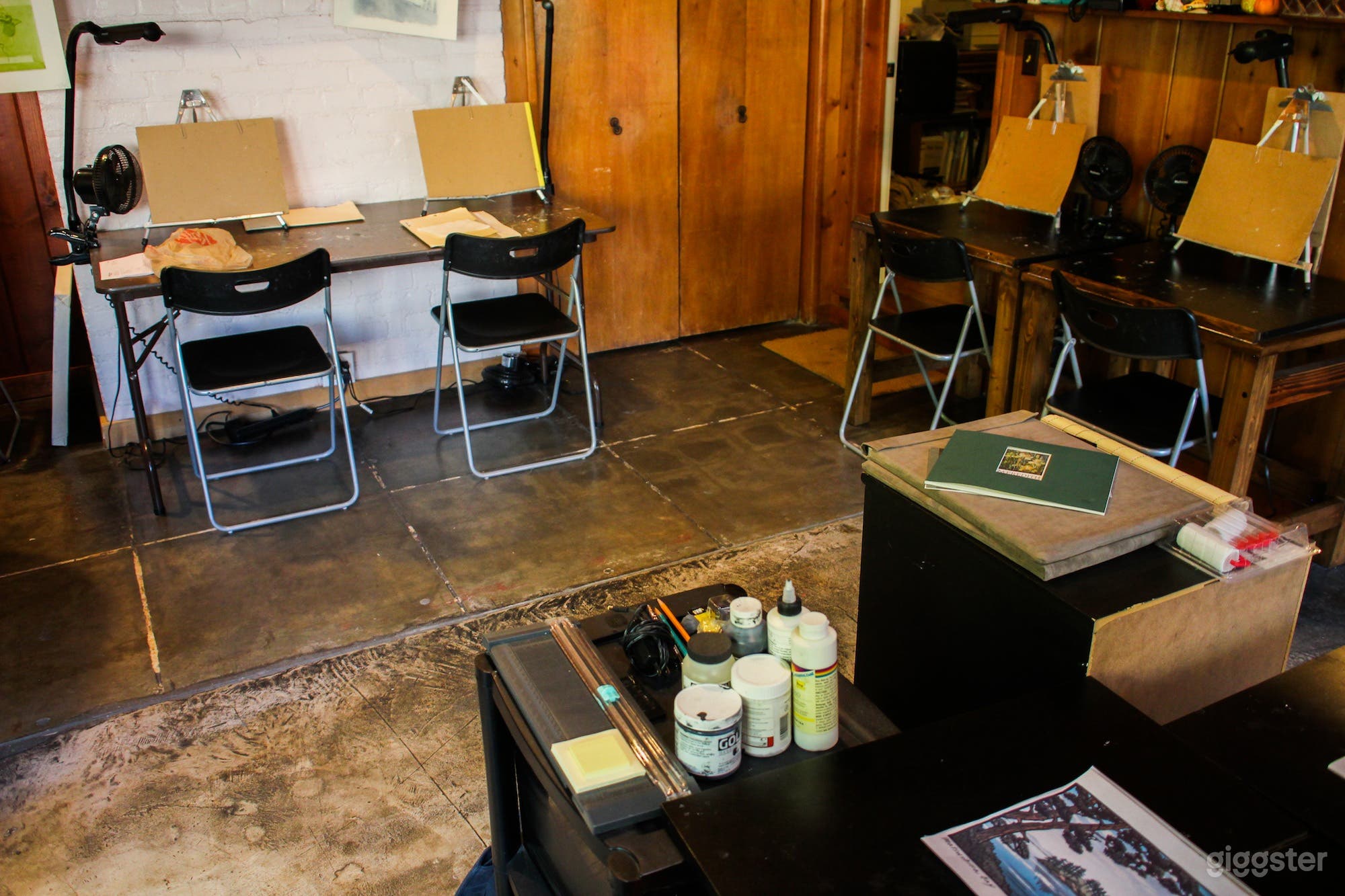 Quaint Art Studio Photo 2