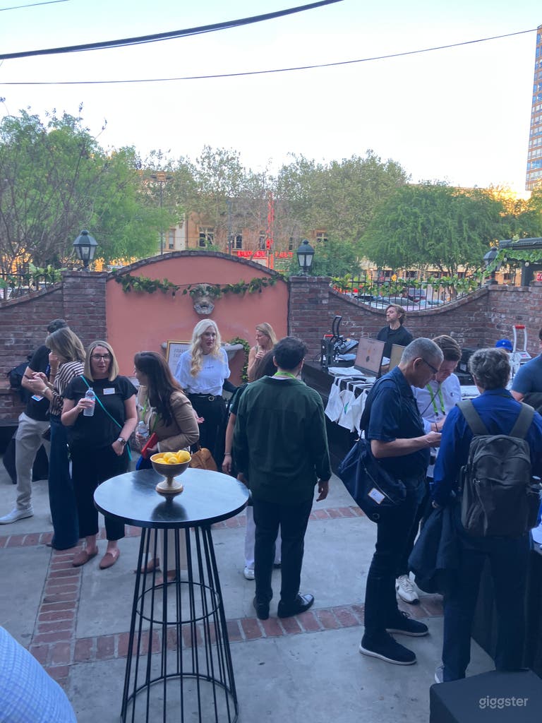  INDOOR/OUTDOOR  EVENT PARTY SPACE W/MASSIVE PATIO 