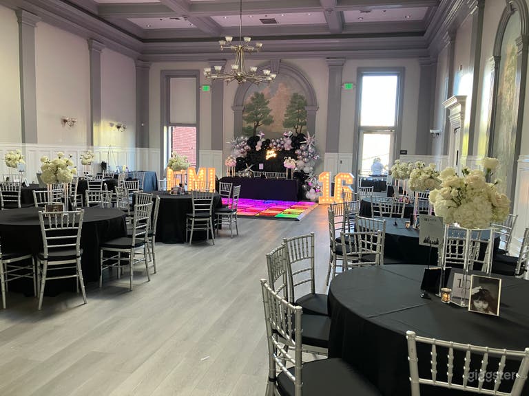  INDOOR/OUTDOOR  EVENT PARTY SPACE W/MASSIVE PATIO 