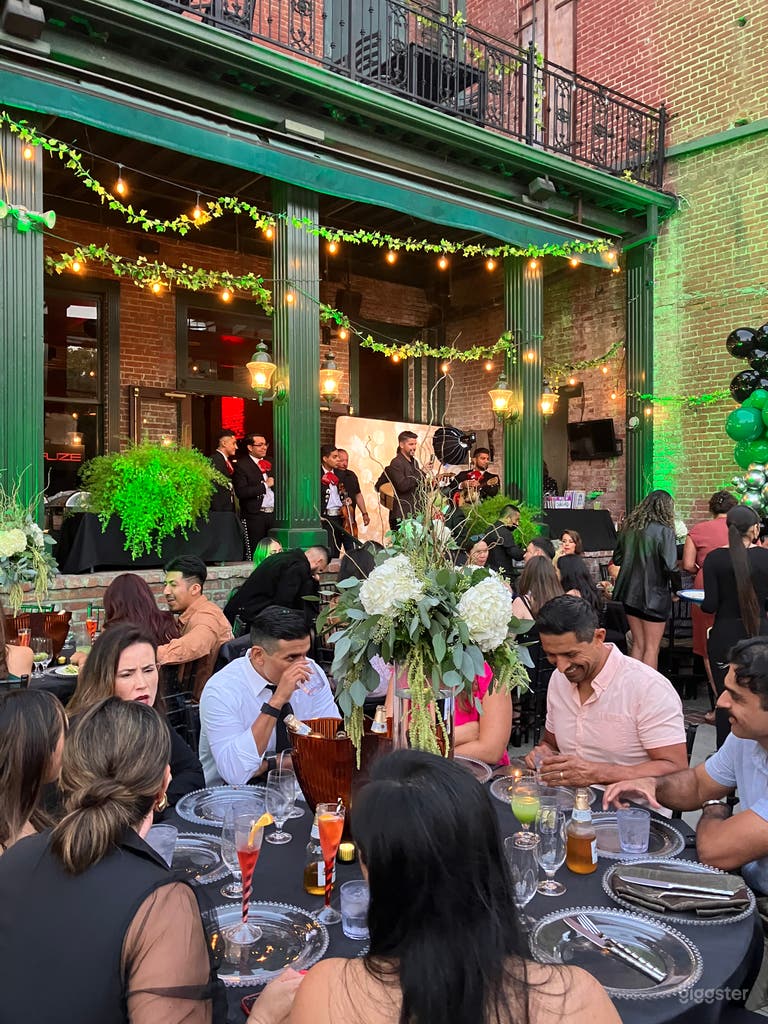  INDOOR/OUTDOOR  EVENT PARTY SPACE W/MASSIVE PATIO 