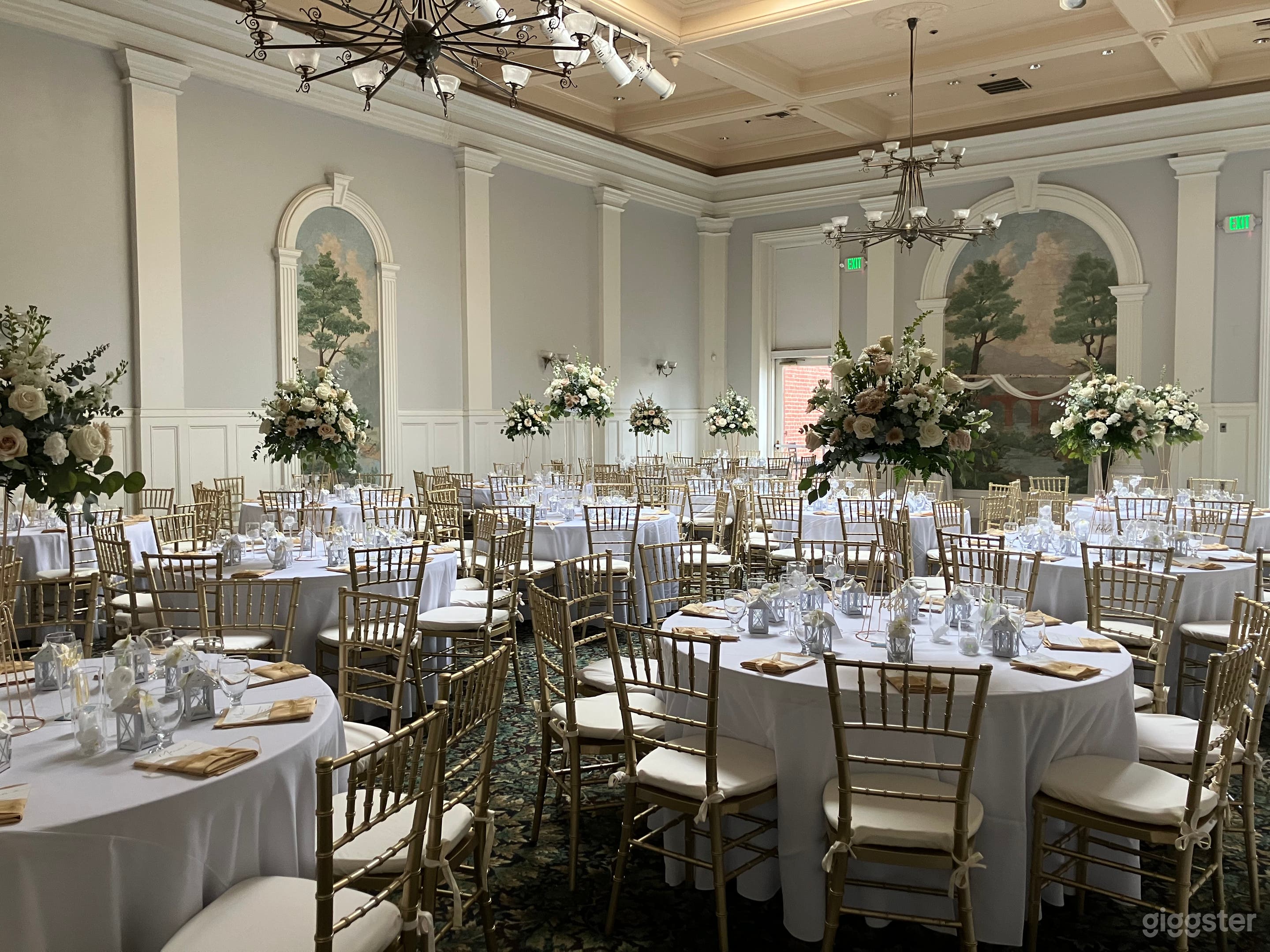 INDOOR/OUTDOOR  EVENT PARTY SPACE W/MASSIVE PATIO Photo 3