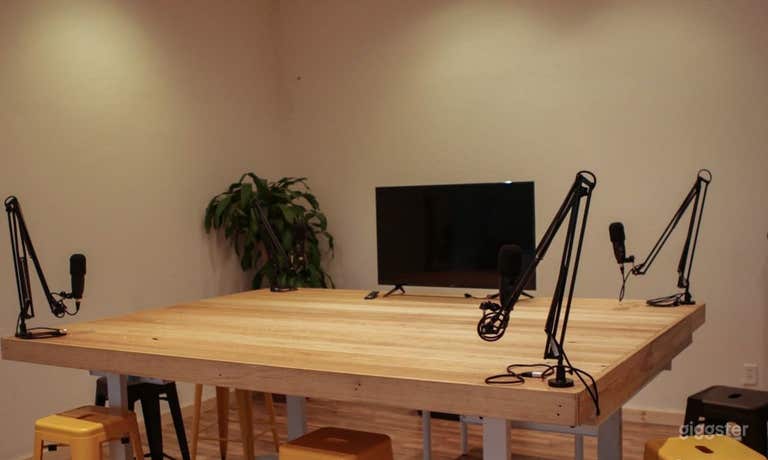  A Professional Podcast Studio 