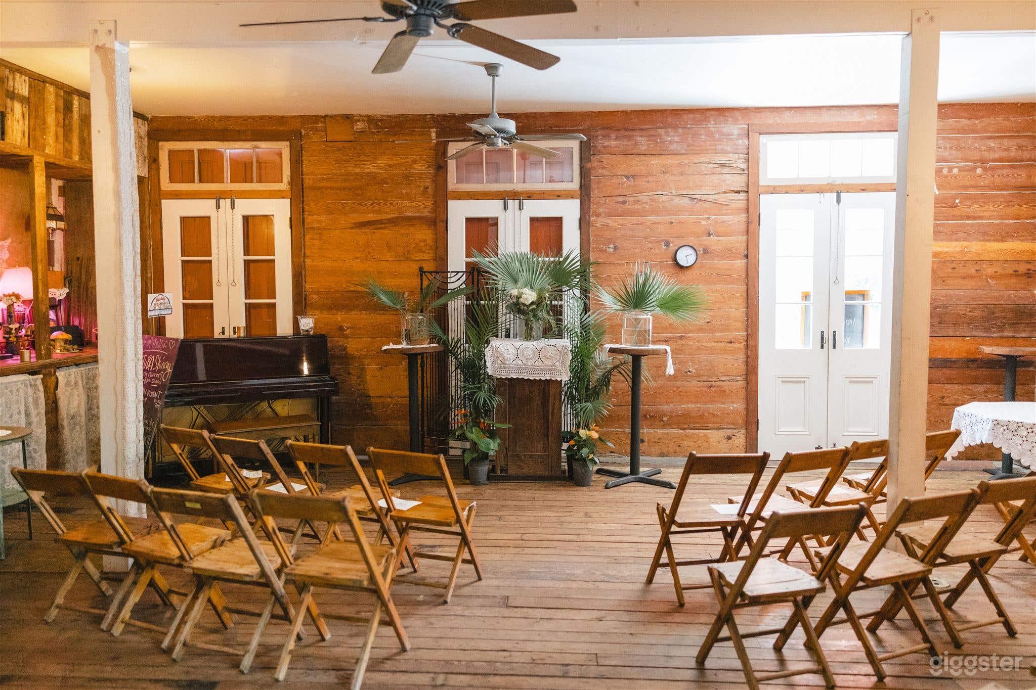 The Tigermen Den Photo 2