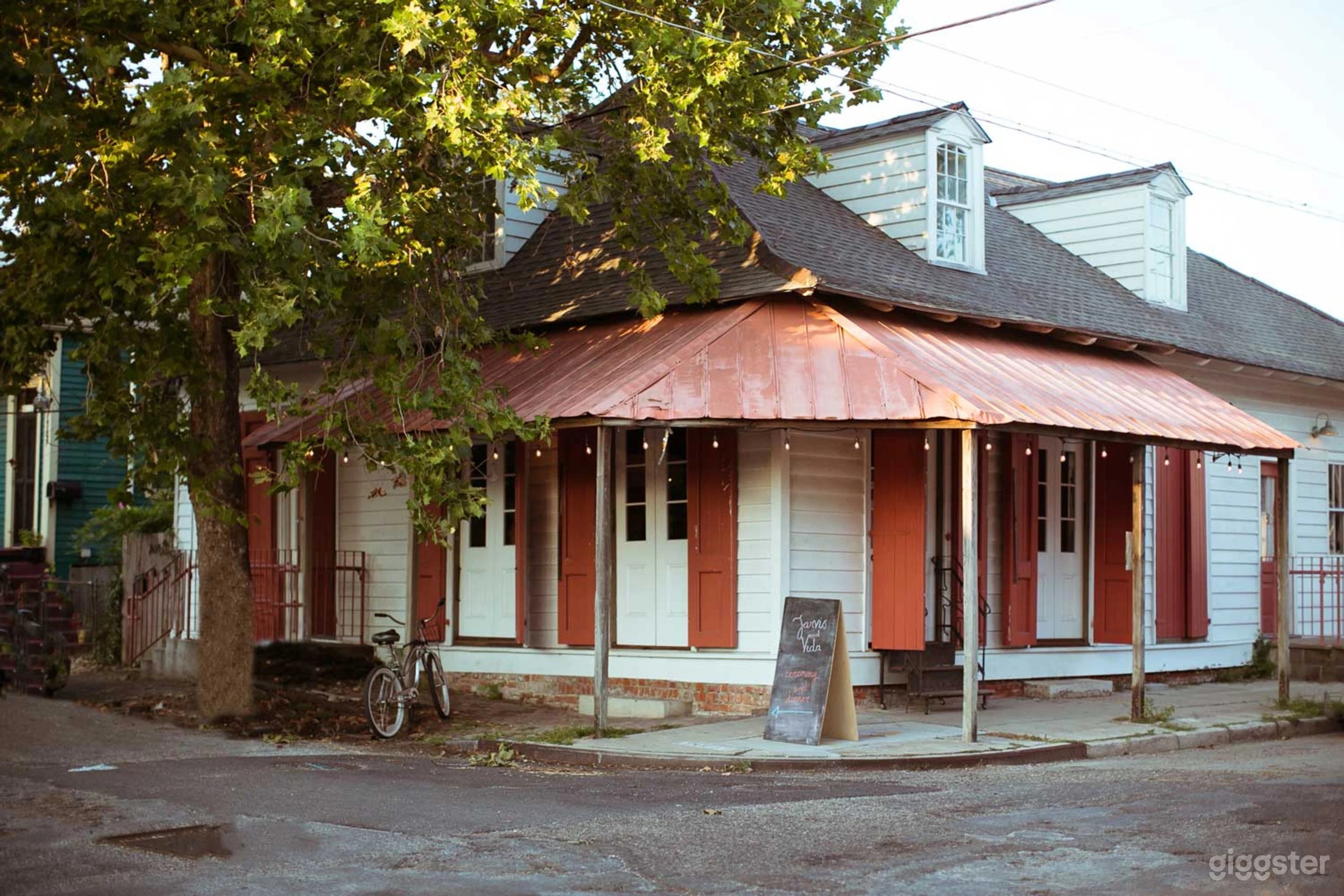 The Tigermen Den Photo 1