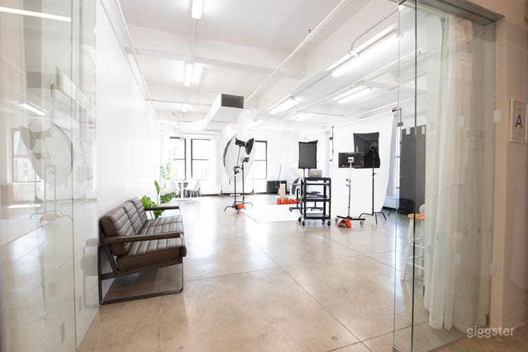  Manhattan Bright & Spacious Studio Eq Included 