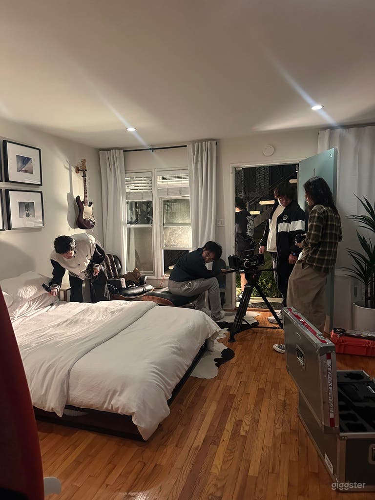 Chic designer studio apartment Photo 2