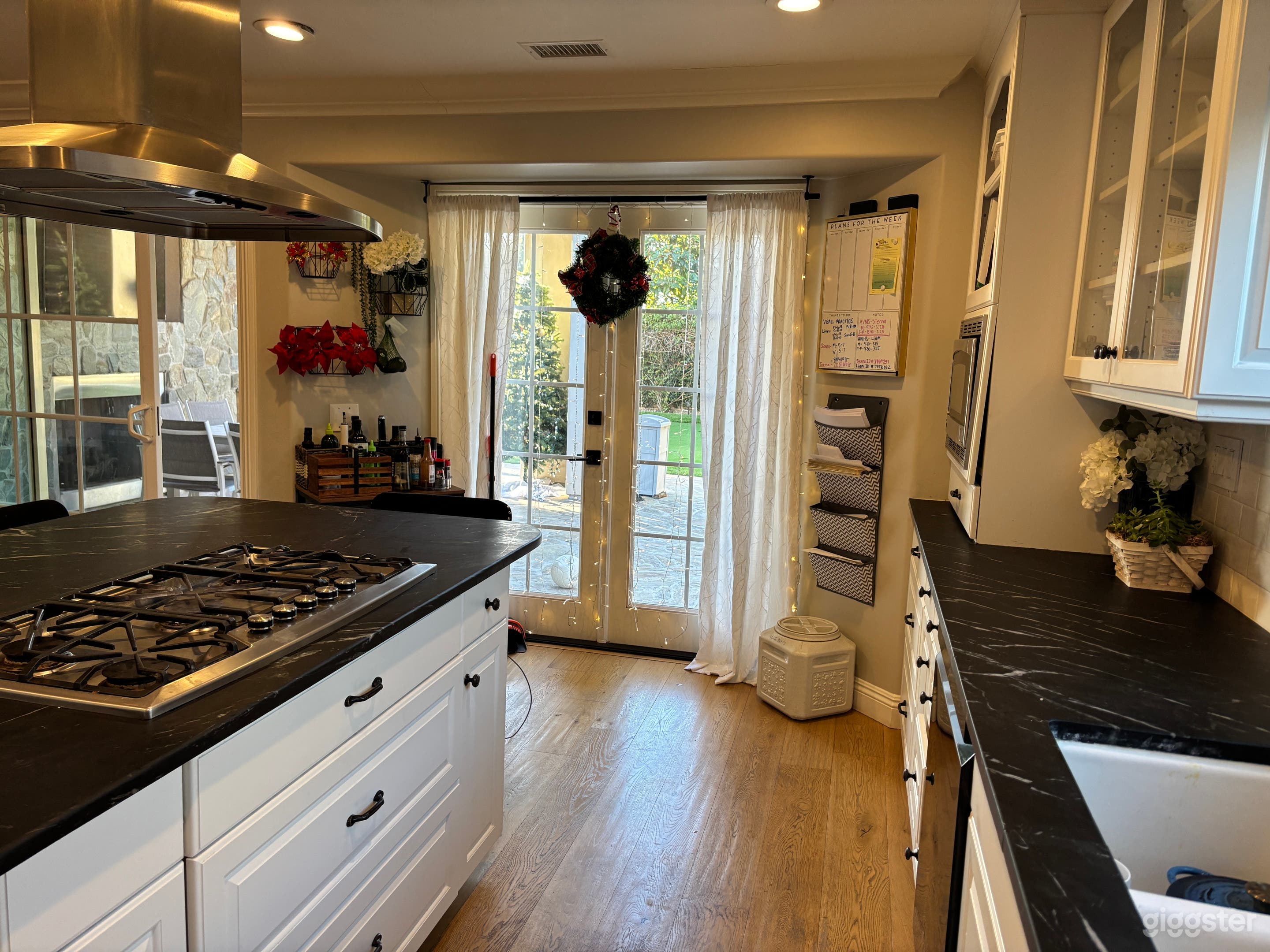 Charming Minimalistic One-Storey Home Photo 2