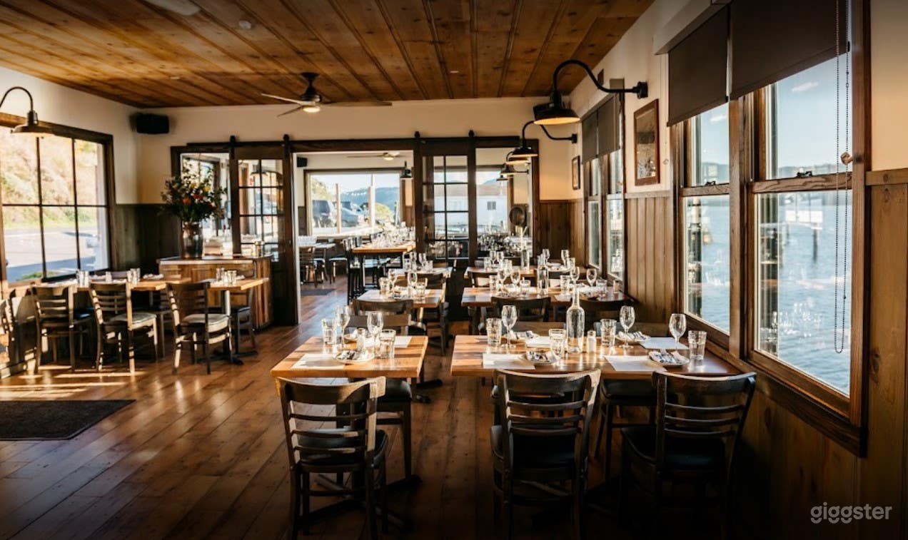 Cozy and Bright Indoor Dining Space in Marshall Photo 3