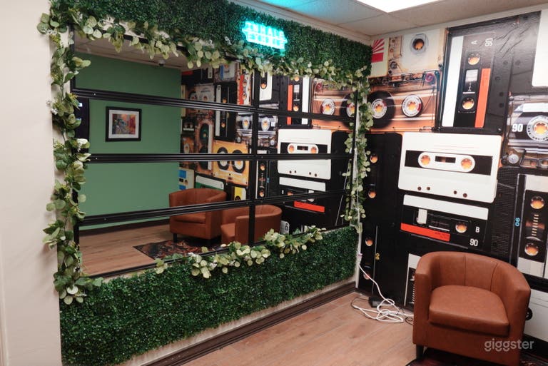  Content Creator Lounge 