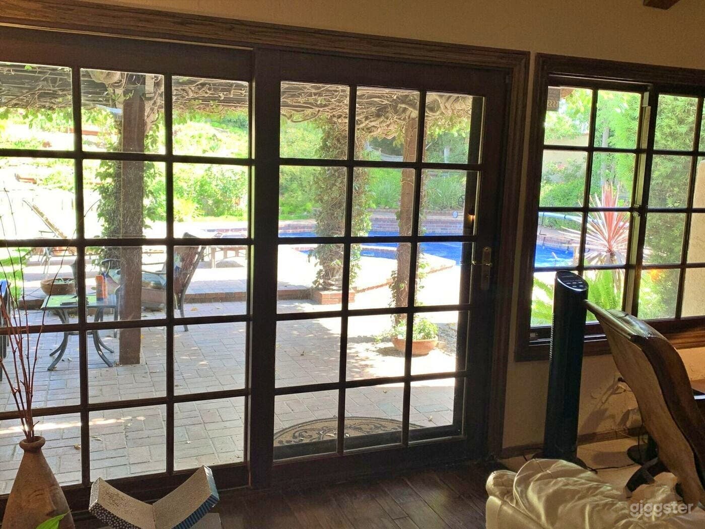 Enchanting Outdoor Pool with Hot tub Photo 3