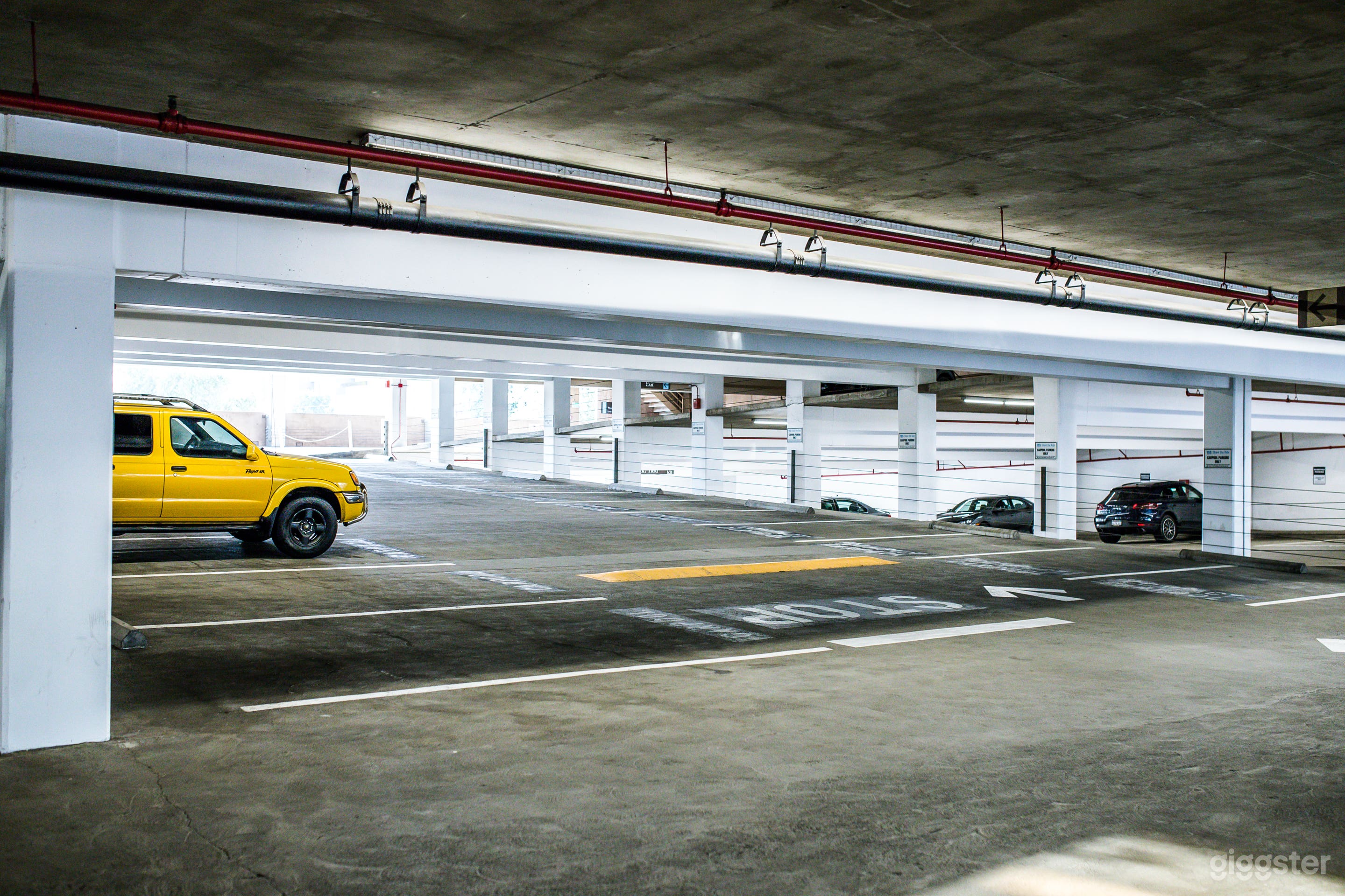 Nola 155 Garage Photo 4